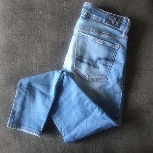 American eagle medium wash jeans